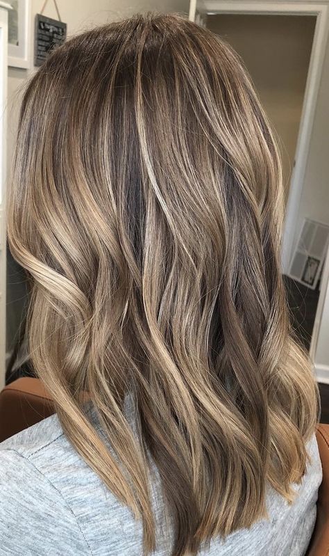 Brunette Hair With Highlights, Dirty Blonde Hair, Brown Hair With Blonde Highlights, Dark Blonde Hair, Brown Hair Balayage, Blonde Hair Inspiration, Brown Blonde Hair, Long Wavy Hair, Hair Color Balayage