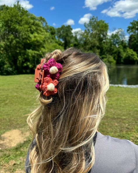 my flower puff claw clips are now up on my Etsy shop! 🌸 I also added these cutesy lil clips for half up half down looks! 🌸 I only have a few of these clips but if they sell fast I will definitely be creating more! Shop the link in my bio 🥹🫶🏼 #crochet #crochetaccessories #crochethairclip #crochetideas #crochetaddict Flower Claw Clip Curly Hair, Crochet Flower Claw Clip, Double Flower Claw Clip, Crochet Daisy Hair Clip, Crochet Hair Pins Flower Clips, Crochet Hair Clips, Half Up Half Down, Claw Clip, Crochet For Beginners