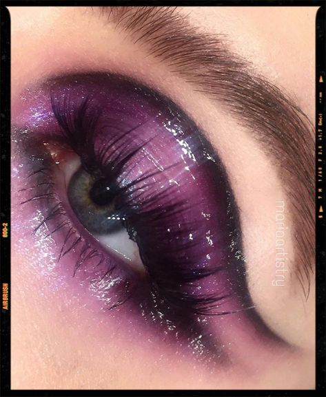 Black And Purple Makeup Looks, Purple Makeup Looks, App Filter, Movie Makeup, Vampire Goth, Red Eyeshadow, Airbrush App, Purple Makeup, Pinterest Makeup