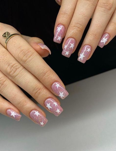 Easy Glitter Acrylic Nail Ideas, Silver And Pink Glitter Nails, Birthday Nails Short Glitter, Short Nails Ideas Glitter Sparkle, Pink Glitter Star Nails, Colourful Glitter Nails, Glittery Star Nails, Glitter Star Nails, Nails Ideas Natural