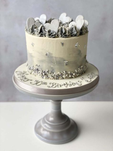 25 Aniversary Cakes Ideas, White Silver Birthday Cake, Silver Cake Ideas Birthdays, Silver Birthday Cake Aesthetic, Chocolate Cake With Silver Decoration, Silver Heart Cake, Silver Cake Ideas Simple, Grey Cake Ideas, 25th Anniversary Cake Ideas Unique