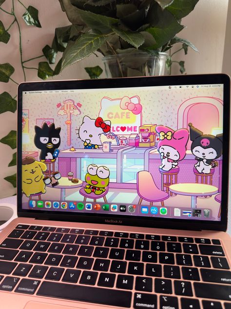 Hello Kitty Wallpaper Macbook Air, Sanrio Wallpaper For Laptop, Her Laptop Wallpaper, Macbook Wallpaper Sanrio, Pretty Macbook Wallpaper, Sanrio Macbook Wallpaper, Hello Kitty Aesthetic Wallpaper Laptop, Macbook Screen Aesthetic, Phone Ideas Home Screen