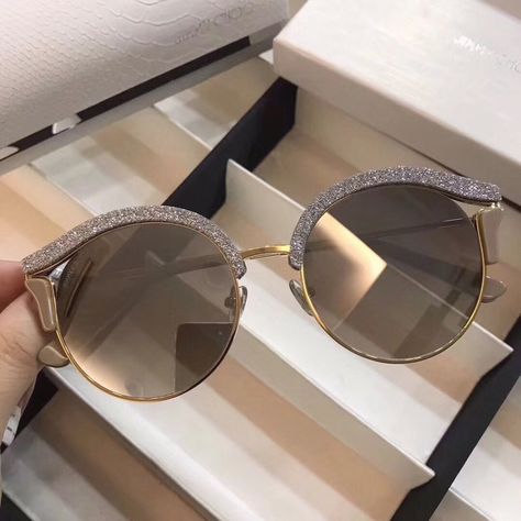 Jimmy Choo Glasses, Classy Glasses, Fancy Glasses, Chic Glasses, Glasses Trends, Bvlgari Jewelry, Stylish Eyeglasses, Trendy Glasses, Sunglasses Women Vintage