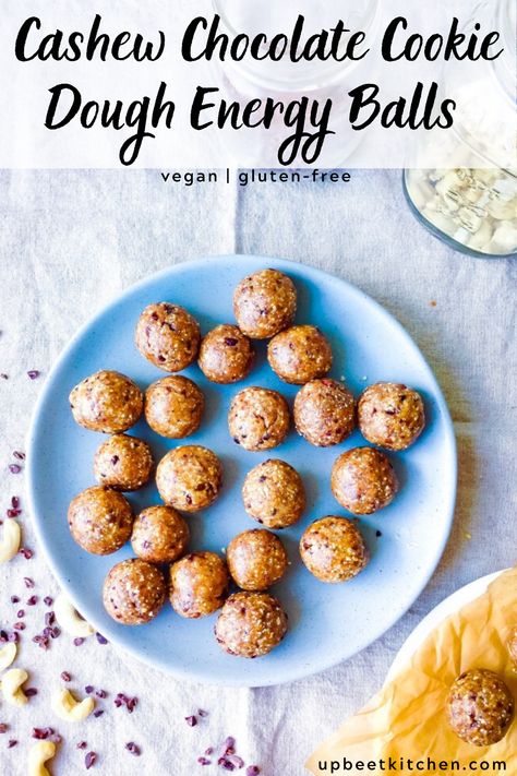 These cashew chocolate cookie dough energy balls are an essential addition to your healthy snack rotation. You'll need just eight everyday ingredients including cashews, dates, oat flour, nut butter, and maple syrup to make these energizing bites. #healthysnack #vegansnack #cookiedough #energyballs Date Cashew Energy Balls, Date And Cashew Energy Balls, Cashew Date Energy Balls, Cookie Dough Energy Balls, Cashew Chocolate, Wfpb Vegan, Vegan Energy Balls, Quick Food, Chocolate Cookie Dough