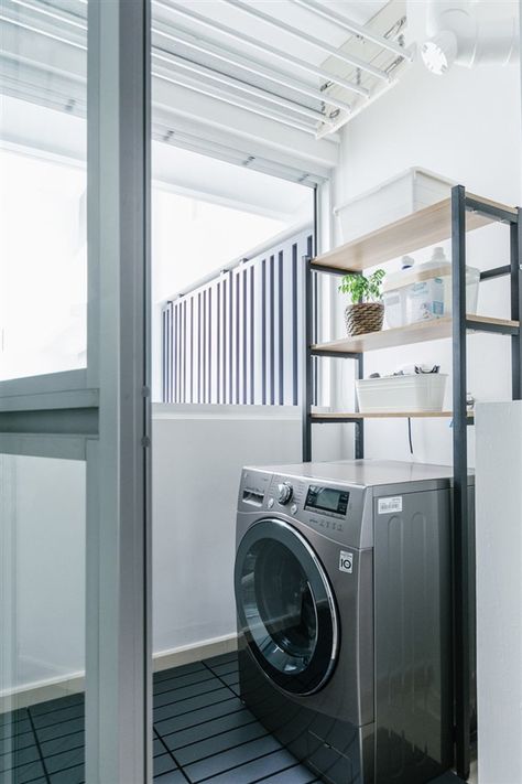 Laundry Room Ideas: An Extra Function for Your Balcony - Unique Balcony & Garden Decoration and Easy DIY Ideas Yard Laundry Design, Service Balcony Ideas, Hdb Laundry Area, Laundry Yard Ideas, Service Yard Hdb Ideas, Bto Service Yard, Service Yard Ideas, Laundry Yard, Service Yard