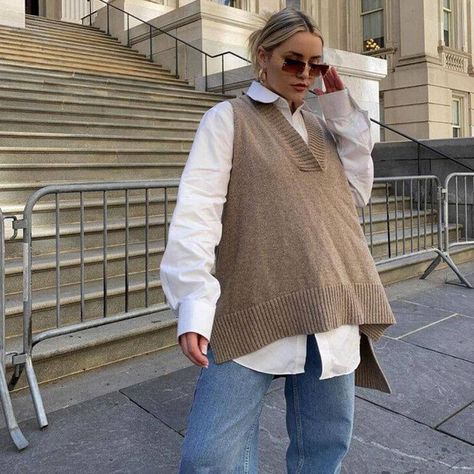 Oversized Vest Outfit, Oversized Sweater Vest, Sweater Vest Outfit, Oversized Vest, Vest Outfit, Knitted Design, White Vest, Style Inspiration Fall, Casual Vest