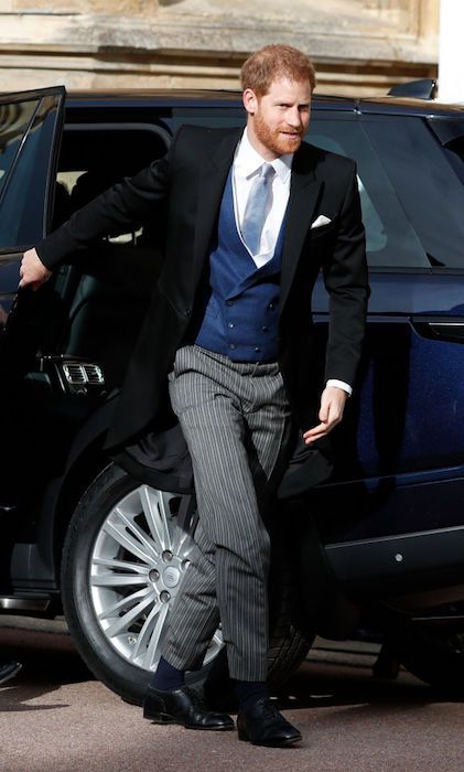 Prince Harry looked dapper, as ever, in his morning suit with a navy blue waistcoat and pale blue tie. Royal Wedding Guests Outfits, Eugenie Wedding, Best Suits For Men, Middleton Wedding, Jack Brooksbank, Kate Middleton Wedding, Morning Dress, Prins Harry, Morning Suits