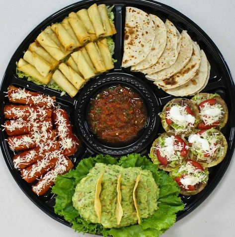 Mexican Dinner, Party Food Platters, Food Platters, Mexican Restaurant, Mexican Dishes, Bars Recipes, Food Design, Mexican Food Recipes, Appetizer Recipes