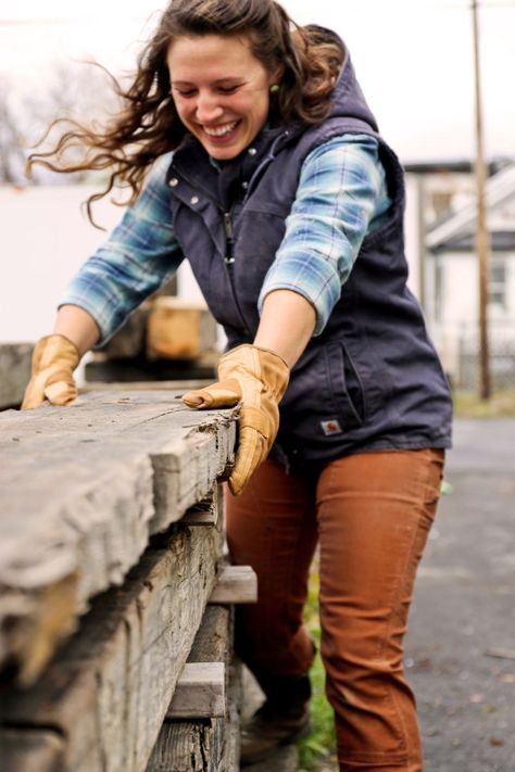 Outdoorsy Business Casual, Woman Construction Outfits, Construction Worker Outfit Women, Construction Clothes For Women, Construction Women Outfit, Construction Outfit Women, Women In Construction Outfits, Women In Construction, Construction Outfit