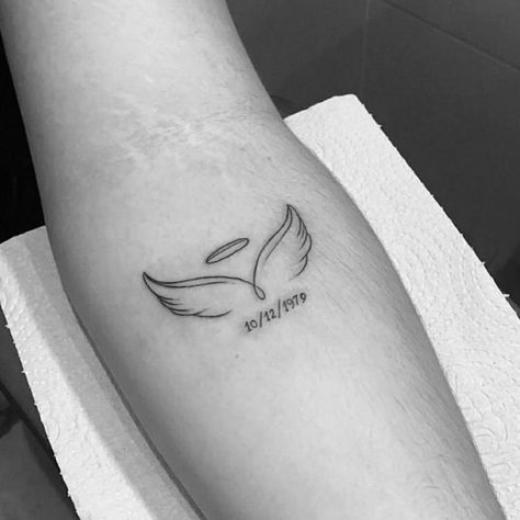 Basic Tattoos, Remembrance Tattoos, Cute Hand Tattoos, Small Pretty Tattoos, Petite Tattoos, Tattoos For Black Skin, Small Hand Tattoos, Cute Tattoos For Women, Classy Tattoos