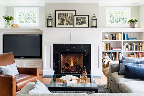 In this Ask A Designer column, Jennifer Koper shares her ideas for decorating a small living room with an awkward layout. Media Cabinetry, Tv Bookcase, Den Remodel, New England Interior, Tv Placement, Fireplaces Ideas, Fireplace Room, Fireplace Bookshelves, Small Living Room Layout