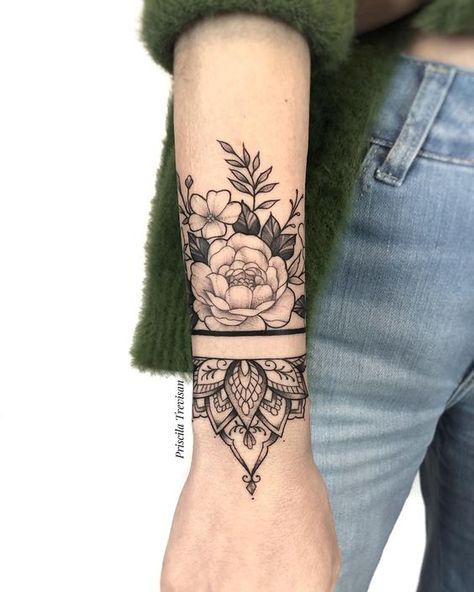 Inspiration Tattoo, Forearm Tattoo Women, Arm Band Tattoo, Tattoo Ideas Female, Stylist Tattoos, Wrist Tattoo, Band Tattoo, Sleeve Tattoos For Women, Feminine Tattoos