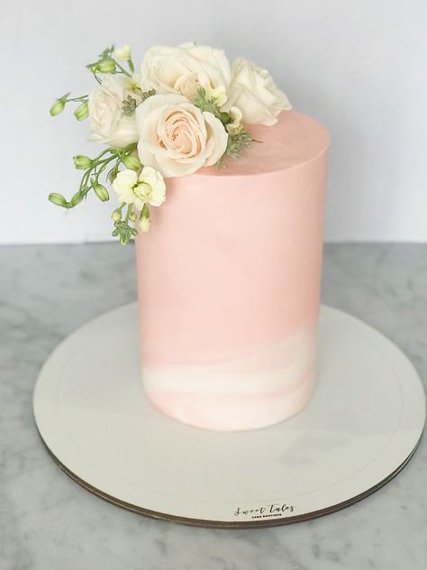 Salted caramel and passion fruit cakes make this beautiful tall cake. Small Tall Cake, Tall Cake Designs, Cylinder Cake, Buttermilk Scone Recipe, Passion Fruit Cake, Tall Cake, Cake Show, Cake Boutique, Fruit Cakes