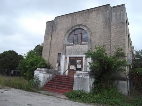 Yorktown Memorial Hospital  Yorktown, TX Haunted Locations, Remove Ads, Abandoned Homes, Most Haunted Places, Abandoned Castles, Ghost Adventures, Tall Tales, Memorial Hospital, Mystery Of History