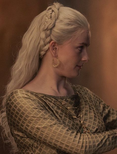 Targaryen Hair, Helaena Targaryen, Dragon Queen, Aemond Targaryen, Baby Toms, Olivia Cooke, Dragon Series, Targaryen Aesthetic, Out Of Context