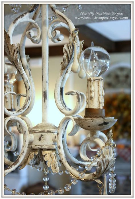 Make faux "wax drips" on candles with hot glue before painting. Updating+Chandelier+Socket+Covers+To+Make+Them+Look+Like+Candles Chandelier Candle Covers, Painted Chandelier, Chandelier Makeover, French Chandelier, Dripping Candles, Candle Cover, Diy Chandelier, Beaded Chandelier, Faux Finish