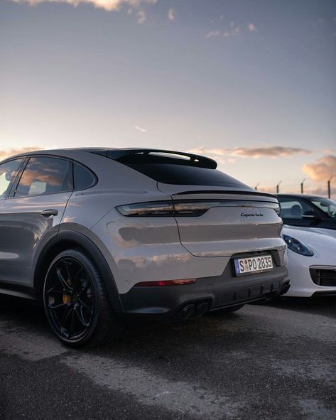 Porsche Suv Cayenne Turbo, Porsche Cayenne S Coupe, Porche Cayenne Aesthetic, Porsche Cayenne Aesthetic, Porsche Cayenne Coupe, Cayenne Porsche, Carros Porsche, Suv Luxury, Porsche Gts