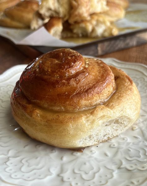 Indulge in these Sourdough Cinnamon Honey Buns, featuring a soft and fluffy texture with a rich cinnamon sugar filling. These delightful buns are topped with a luscious honey glaze, creating a perfect balance of sweetness and spice. Ideal for breakfast or a sweet treat, these buns are sure to become Sourdough Ideas, Sourdough Breads, Discard Recipe, Dough Starter, Sourdough Recipe, Starter Recipes, Discard Recipes, Cinnamon Honey, Baking Stuff