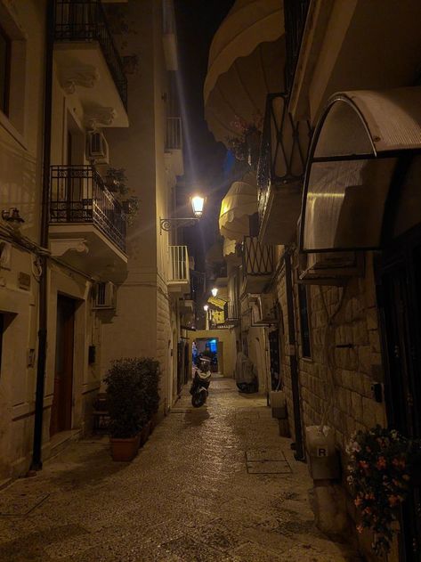 Italian Night Aesthetic, Bari Italy Aesthetic, North Italy Aesthetic, Italian House Aesthetic, Old Town Aesthetic, Old Italian Aesthetic, Ldr Albums, Old Italian House, Italy Bari