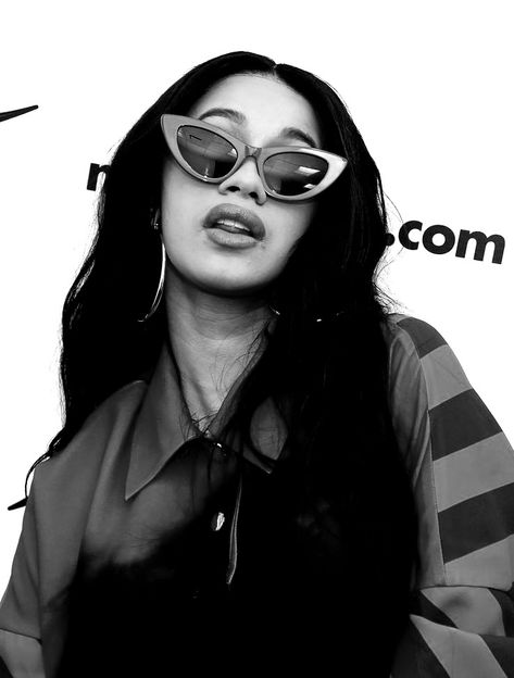 Y2k Wall Collage, Cardi B Pics, $b Wallpaper, Female Rappers, Wallpaper Black, Black And White Wallpaper, Money And Happiness, Black And White Aesthetic, Black And White Portraits