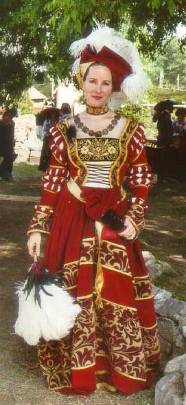 Scadian in Cranch dress she made. Cranach Gown, Cranach Dress, Renn Faire, 16th Century Fashion, Medieval Costumes, German Costume, German Clothing, Sca Garb, Medieval Garb