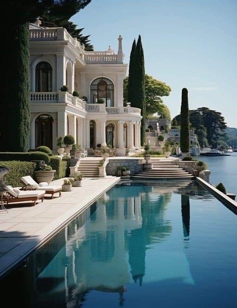 Lake House Italy, Lake Como Houses Italian Villa, Lake Como Mansion, Lake Como House, Luxury Motivation, Como Lake, Italian Life, Italian Home, Italian Villa