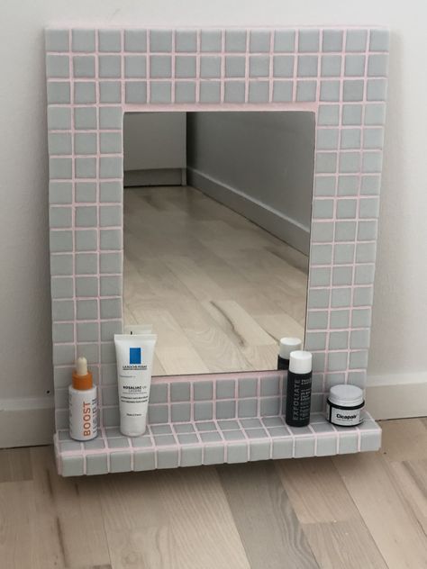 custommized tile mirror with a little shelf for products and makeup. Mosaic Tile Mirror Frame Diy, Tile Around Mirror, Tile Shelf, Tiled Mirror, Tile Mirror Frame, Tile Mirror, Mosaic Tile Mirror, Little Shelf, Mirror Tile