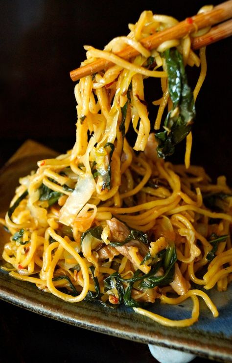 Chile spiced Chinese Noodles by cookingonweekends #Noodles #Chinese Chinese Noodle Recipes, Longevity Noodles, Noodles With Chicken, Weekend Recipes, Chips Salsa, Healthy Greens, Hearty Comfort Food, Chinese Noodles, Asian Noodles