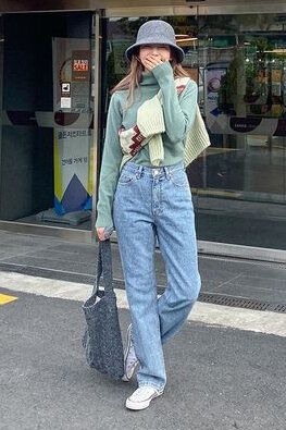 Bucket Hats Women Outfit, Cloche Hat Outfit, Bucket Hat Outfit Winter, Outfit With Bucket Hat, Outfits With Bucket Hats, Hat Outfit Winter, Hat Outfit Fall, Bucket Hat Aesthetic, Outfits For High School