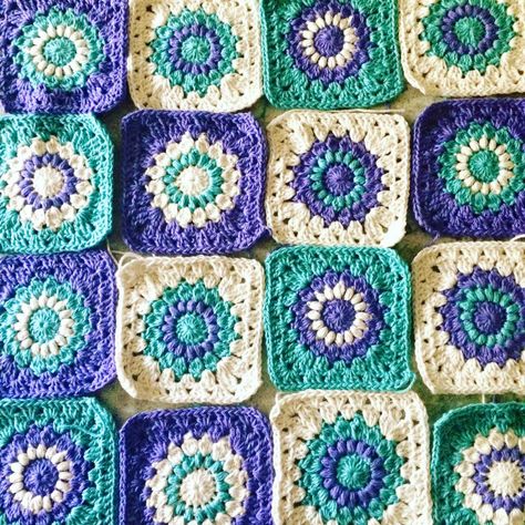 Granny Squares in teal, blue and cream Teal Granny Square, Yarn Crafts Crochet, Granny Square Afghan, Granny Squares, Crochet Granny, Yarn Crafts, Crochet Sweater, Crochet Ideas, Teal Blue