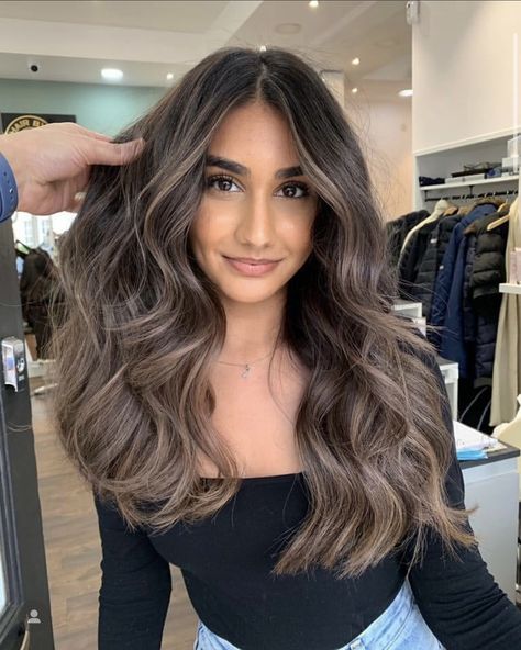 Ash Brown Hair Balayage, Rambut Brunette, Black Hair Balayage, Brown Hair Looks, Ash Hair Color, Brown Hair Inspo, Brunette Hair With Highlights, Balayage Hair Dark, Brown Hair With Blonde Highlights