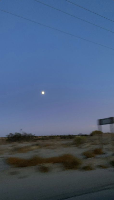 Blurry Wallpaper Backgrounds, Desert Night Aesthetic, Blurry Aesthetic Wallpaper, Photography Night Sky, Blurry Wallpaper, Desert Grunge, 90s Cars, Goals Photography, Arizona Aesthetic