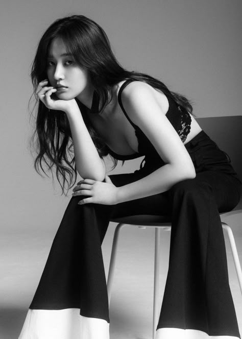 #SNSD #Yuri #KpopFashion #Kpop Yunjin Photoshoot, Complex Poses, Yuri Girls Generation, Yuri Snsd, Korean Photoshoot, Studio Portrait Photography, Studio Poses, Studio Photography Poses, Kwon Yuri