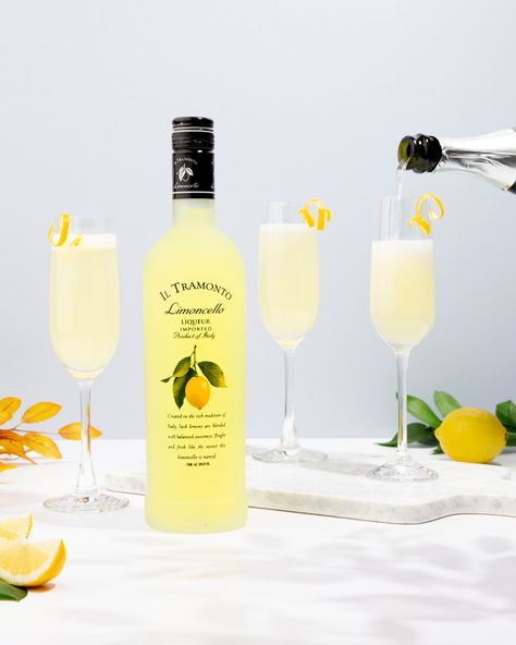 Caravella Limoncello Drinks, Limoncello Photography, Limoncello Bottle, Nye Drinks, Limoncello Drinks, Champagne Cheers, Limoncello Cocktails, Drinking Hot Water, Lemon Rind