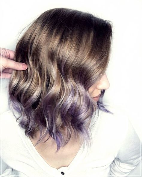 Lavender Hair Tips, Purple Hair Tips, Lavender Hair Ombre, Lilac Hair Color, Light Purple Hair, Scene Girl, Vivid Hair Color, Peekaboo Hair, Lilac Hair