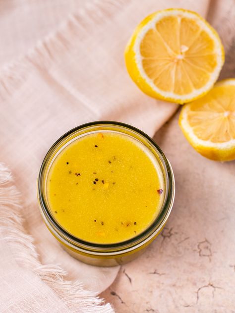 Lemon Pepper Dressing, Vinegrette Salad, Lemon Honey Dressing, Lemon Dressing Recipe, Pork Side Dishes, Pepper Dressing, Lemon Salad Dressings, Lemon Vinaigrette Dressing, Lemon Salad