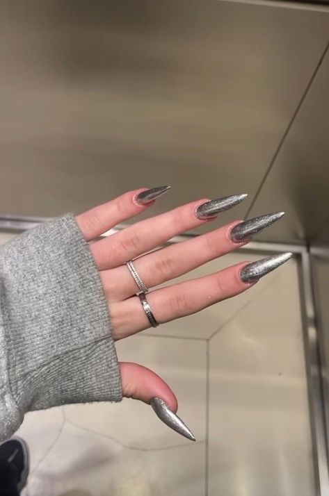 Spikey Nails, Stiletto Nails Chrome, Chrome Stiletto Nails, Dreamy Nail, Rave Nails, Nails Chrome, Acrylic Nail Set, Punk Nails, Drip Nails