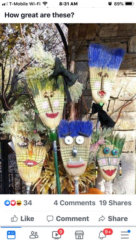 Halloween Hay Bales, Broom Craft, Hay Bale Art, Nursing Home Crafts, Scarecrow Festival, Scarecrows For Garden, Yard Art Crafts, Scary Halloween Decorations Diy, Diy Recycled Projects