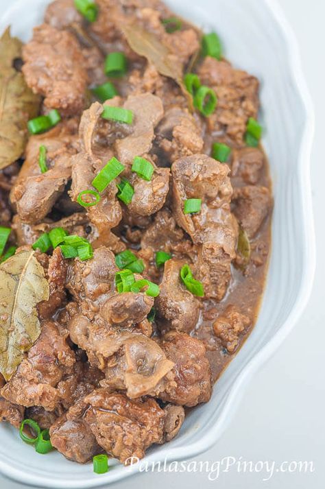 Gizzards Recipe, Chicken Liver Recipes, Chicken Gizzards, Liver And Onions, Filipino Dish, Adobo Recipe, Liver Recipes, Chicken Heart, Pan Fried Chicken