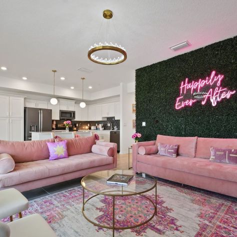 Disney airbnb themed after disney princesses and great for bachelorettes girls and any princess lovers on a penthouse floor with balcony Bachelorette Pad Apartment, Pink Airbnb, Bachelorette Airbnb, Bachelorette House, Nashville Airbnb, Fun Apartment, Themed Airbnb, Airbnb Decor Ideas, Disney Bachelorette Parties