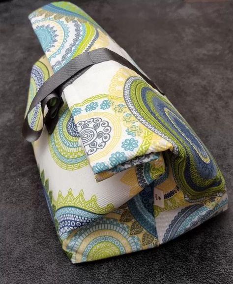 Tuto du lunch bag ultra facile - Les Bricoles de Gwenn Sac Lunch, Diy Box, Diy Couture, Lunch Bag, Lunch Box, Chiffon, Couture