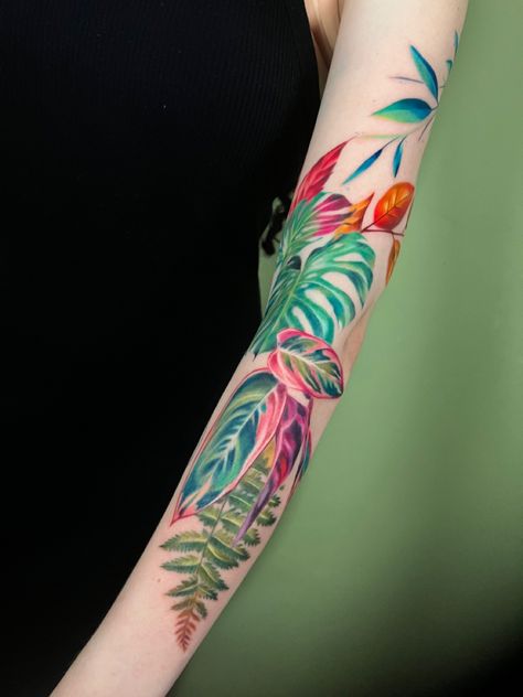 Minimal Tatoo, Botanical Tattoo Design, Leaves Tattoo, Funky Tattoos, Palm Tattoos, Black Girls With Tattoos, Floral Tattoo Sleeve, Plant Tattoo, Sleeve Ideas