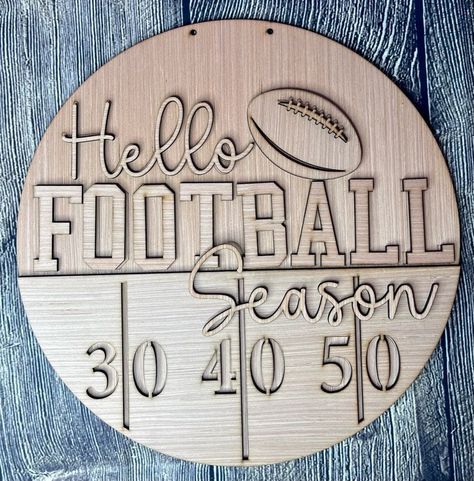 Football Door Signs, Door Hanger Design, Paint Door, Football Door Hangers, Fall Door Hanger, Door Hangers Diy, Dog Things, Fall Door Hangers, Sports Signs