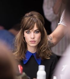 Alexa Chung - half up beehive do Alexa Chung Haircut, Alexa Chung Hair, Bridal Hair Half Up, Super Hair, Hair Done, Fringe Hairstyles, Alex Turner, Pixie Bob, Half Up Hair