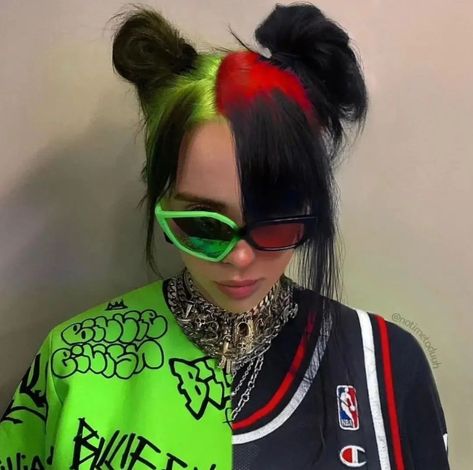 Billie Eilish Birthday, You Are My Moon, Billie Eilish Vídeos, Billie Eillish, Fav Celebs, Her Music, Billie Eilish, Concert Outfit, Blue Hair