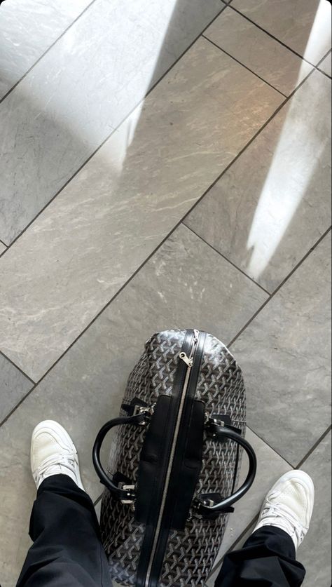 Goyard Aesthetic, Blue Majik, Beautiful Pantry, Oval Cut Diamond Rings, Instagram Theme Feed, Bag Obsession, Travel Wear, Luxury Lifestyle Dreams, Luxe Life