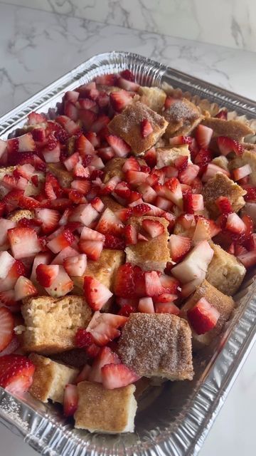 Churro Cheesecake Bites, Thanksgiving Baking, Churro Cheesecake, Cheesecake Bites Recipe, Strawberry Shortcake Recipes, Holiday Eating, Healthy Desserts Easy, Cheesecake Bites, Easy Baking Recipes Desserts