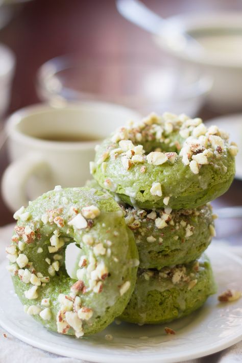 Matcha Doughnuts with Almond Glaze Alcohol Shot, Almond Glaze, Matcha Green Tea Recipes, Matcha Dessert, Green Tea Recipes, Matcha Recipe, Peach Schnapps, Doughnut Recipe, Summer Drink