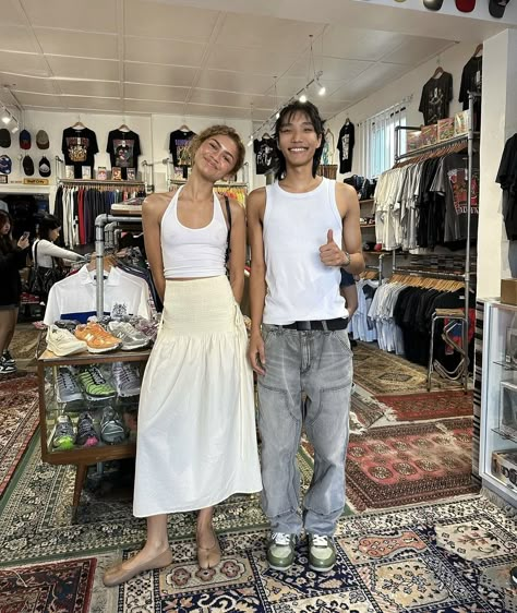 Zendaya Style Street, Zendaya Street Style, Zendaya Outfits, Zendaya Style, Mode Inspo, Vintage Store, Mode Inspiration, Fashion Inspo Outfits, Celebrity Style