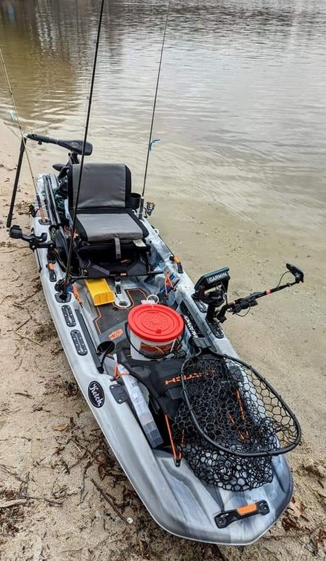 Boat Essentials, Kayak Fishing Setup, Fly Fishing Knots, Fishing Kayaks, Angler Kayak, Sport Fishing Boats, Sailing Dinghy, Kayak Fishing Gear, Fishing Kayak